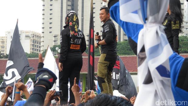 Apel Siaga Relawan, Agus Yudhoyono 'Stage Dive' 2 Kali