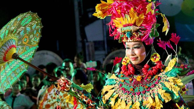 Kontingen Indonesia dalam balutan kostum khas yang keren (dok Panta Rei/Istimewa)