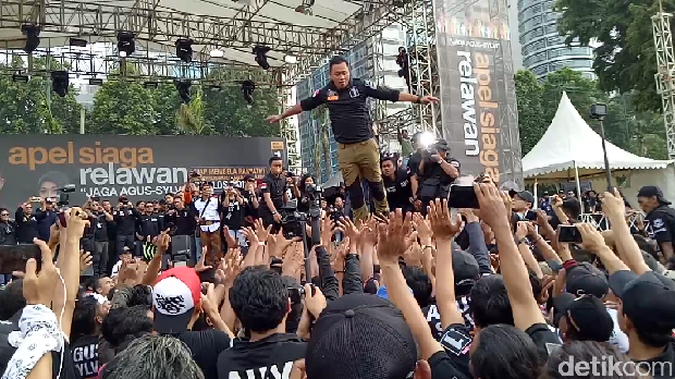 Apel Siaga Relawan, Agus Yudhoyono 'Stage Dive' 2 Kali
