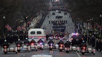 Seperti dilaporkan Jalopnik bahwa perjalanan antara Gedung Putih dan Markas Besar PBB di New York membebani biaya pembayar pajak AS sekitar $ 156.820, atau $ 2.614 (sekitar Rp 37 juta) per menit. Foto: Chip Somodevilla/Getty Images/AFP