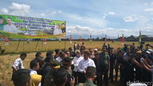 Menteri Pertanian Amran Sulaiman kunjungan kerja di Bandung