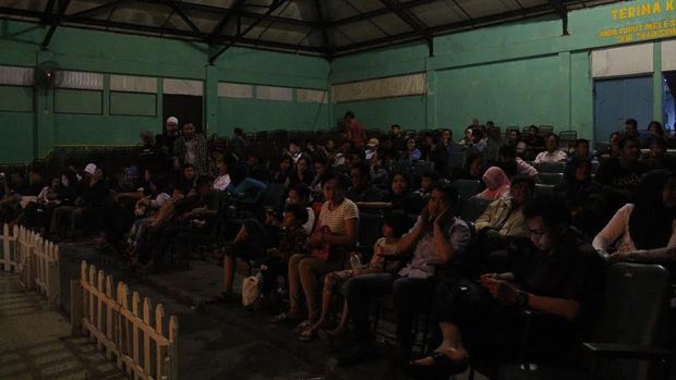 Menonton Ludruk Suster Gepeng, Horor yang Mengundang Tawa