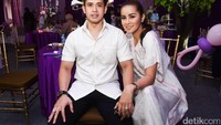 Olla dan Aufar yang tampak mesra saat ditemui di kawasan Pondok Pinang, Jakarta Selatan pada  Sabtu (21/1/2017). Pool/Noel/detikFoto.
