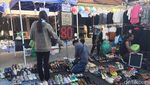 Suguhan di Pasar Malam Thailand: Ulat Goreng