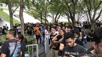 Mulai siang tadi, sudah tampak para metalhead yang berkumpul di Singapore Indoor Stadium, Singapura. Ugroseno Paco/detikHOT.