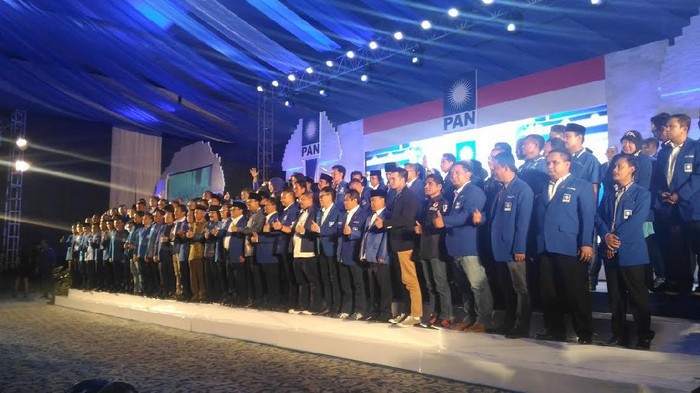 Masfuk Dilantik Pimpin PAN, Janji akan Birukan Jatim