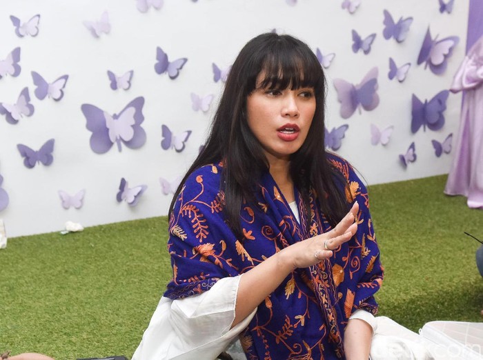 Ini Hal Berat yang Dilalui Ussy Sulistiawaty dan Andhika Pratama