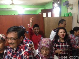Blusukan Bareng ke Cipete, Djarot Beri Panggung ke Istri