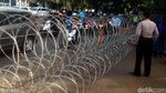 Kawat Berduri Siap Hadang Massa FPI