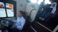 PO Harapan Jaya mengajak para pelanggan untuk melihat dan merasakan secara langsung keunggulan armada baru yang memiliki teknologi terkini dari segi kenyamanan dan keamanan. Pool/dok. PO Harapan Jaya.