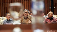 Tak hanya program kerja, pengoperasian beras miskin ke masyarakat yang membutuhkan juga turut dibahas.