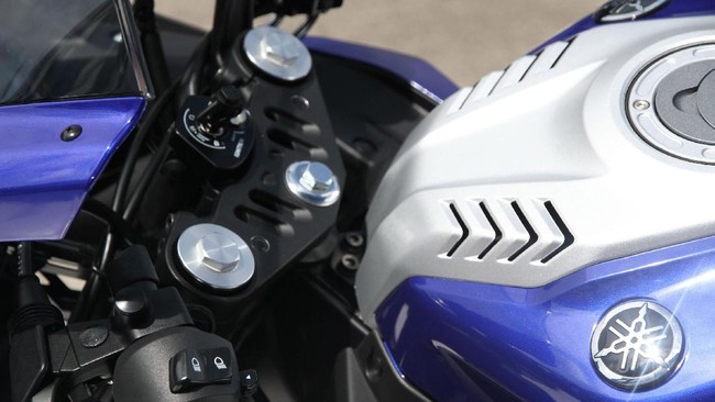 Menjajal Bayinya R6, Yamaha R15 di Sirkuit Sentul