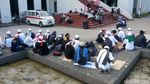 Massa FPI Berkumpul di Masjid Al Azhar