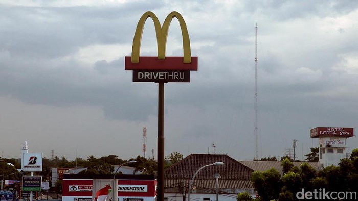 mcdonald's old and new logo