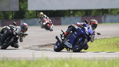Maverick Vinales Geber Yamaha All New R15