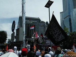 Pelawak Kiwil Ikut Aksi FPI di Depan Polda Metro Jaya