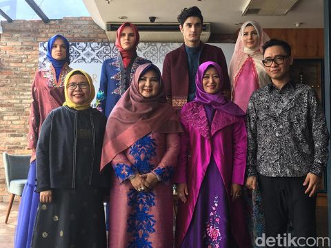 Shafira Angkat Sulam Bukittinggi Bertabur Swarovski untuk IFW 2017