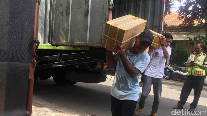 KPU Jaktim Terima 2 Juta Lebih Surat Suara untuk Pilgub DKI