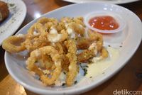 Fish Republic: Lembut Gurih, Fish and Chips dengan Lelehan Keju Mozarella!