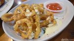 Nyam! Enaknya Fish and Chips Berleleh Keju Mozarella