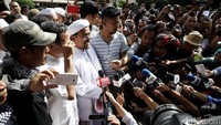 Rizieq diperiksa terkait laporan mengenai ceramahnya soal palu arit di uang rupiah.