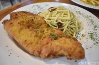 Fish Republic: Lembut Gurih, Fish and Chips dengan Lelehan Keju Mozarella!