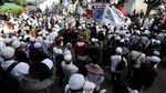Massa FPI Bersiap Menuju Polda Metro