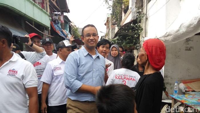 Anies Tawarkan Lapangan Pekerjaan ke Warga Cilincing