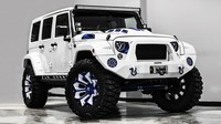 medan. Apalagi ketika Jeep Wrangler ditambahkan beberapa paket modifikasi, tampilannya akan makin keren lagi.