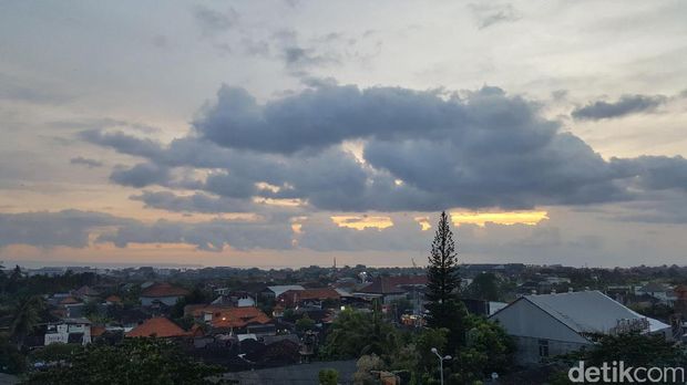 Sunset di Seminyak dilihat dari The 18th (Fitraya/detikTravel)