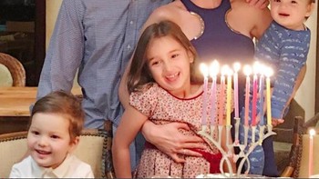 Ivanka telah menikah dengan miliarder Jared Kushner dan telah dikaruniai tiga orang anak. Kehidupannya terlihat sempurna dari luar. Foto: Instagram