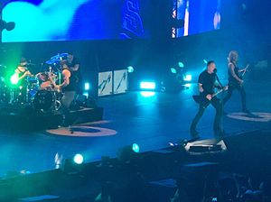 Metallica Batal Tampil di Dua Festival karena James Hetfield Butuh Terapi