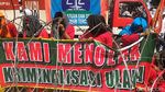 Massa FPI Demo di Polda Metro Jaya