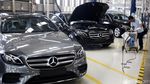 Melihat Produksi Mercy E-Class Buatan Indonesia