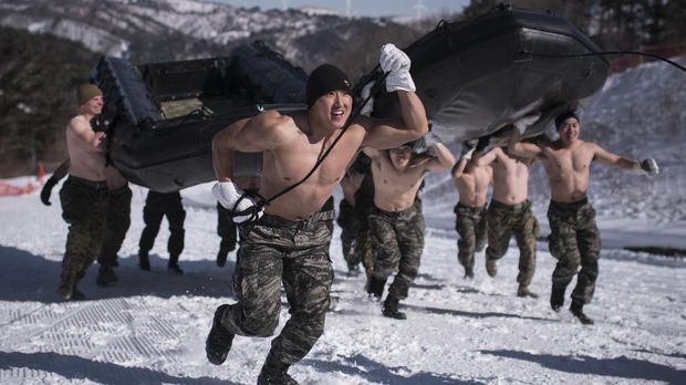  Militant Korsel berlatih di Pyeongchang, 2017. 