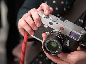Kamera Leica M10 Sodorkan Desain Paling Seksi