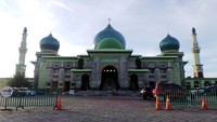 Masjid An Nur Pekanbaru merupakan landmark kebanggaan warga Pekanbaru. Inilah ikon ibukot Provinsi Riau, yang sering disebut-sebut sebagai Taj Mahal-nya Riau (Wahyu/detikTravel)
