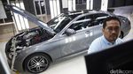 Melihat Produksi Mercy E-Class Buatan Indonesia