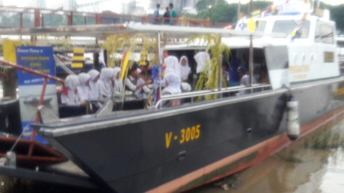 Kampanye Bahaya Narkoba, Polda Sumsel Buat Perpustakaan Terapung