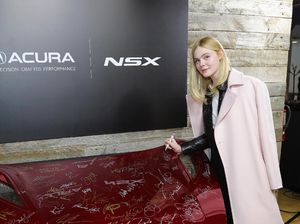 Elle Fanning Happy Banget Sih!