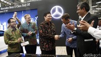 Acara tersebut juga dihadiri oleh Menteri Perindustrian Airlangga Hartarto.