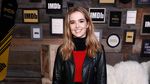 Tatapan Zoey Deutch Bikin Luluh