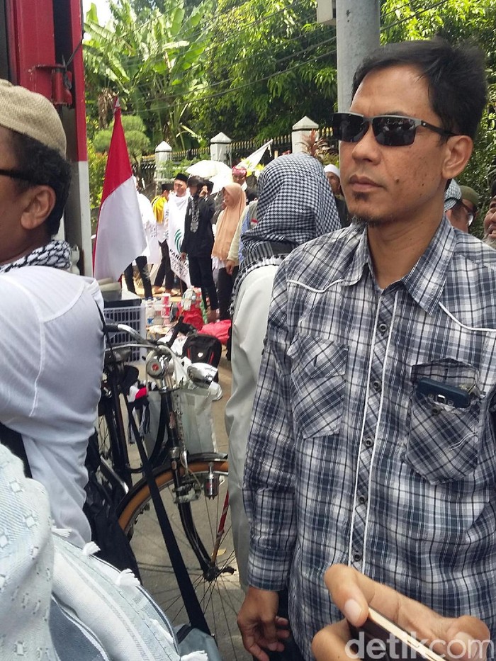 Pemeriksaan Polisi Ditunda, Munarman ke Sidang Ahok