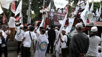 Tuntutan mereka tetap sama penjarakan Ahok.