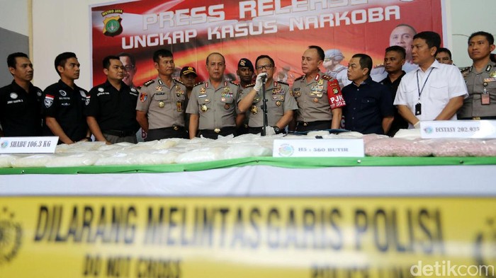 Rebut Pistol Petugas, Pengedar Ekstasi Ditembak Mati
