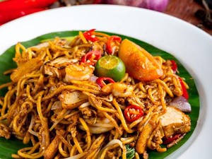 Di Sekitar Oakwood? Anda Bisa Makan Mie Goreng dan DImsum Siang Ini