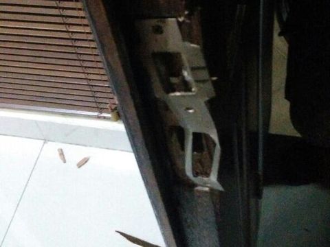 Pintu rumah Andang yang dijebol perampok