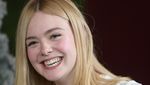 Elle Fanning Happy Banget Sih!