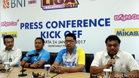 Pihak panitia menggelar jumpa pers terkait penyelenggaraan Proliga 2017 di Jakarta, Selasa (24/1).
