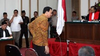 Ada lima saksi yang dimintai keterangannya hari ini. Dua di antara mereka adalah saksi fakta yang hadir saat peristiwa berlangsung yaitu Lurah Panggang Yuli Hardi dan pegawai Dinas Komunikasi, Informasi dan Kehumasan Pemprov DKI, Nurkholis Majid. Pool/Faizalfanani.